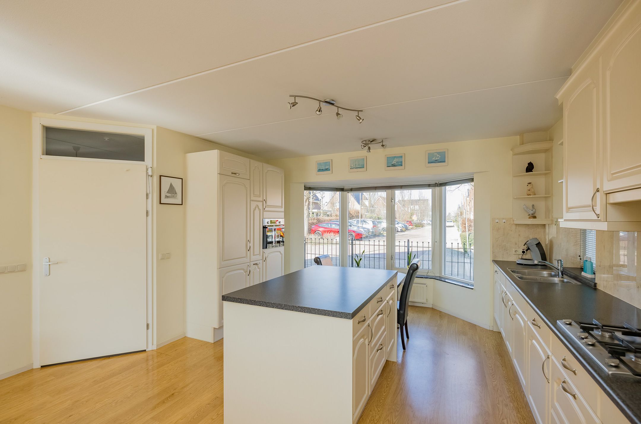 Photo 9 of Turfeiker 42