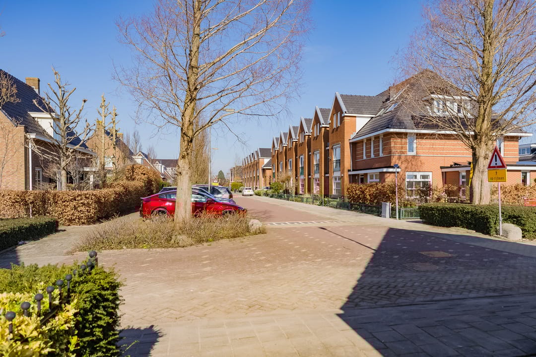 Photo 37 of Turfeiker 42