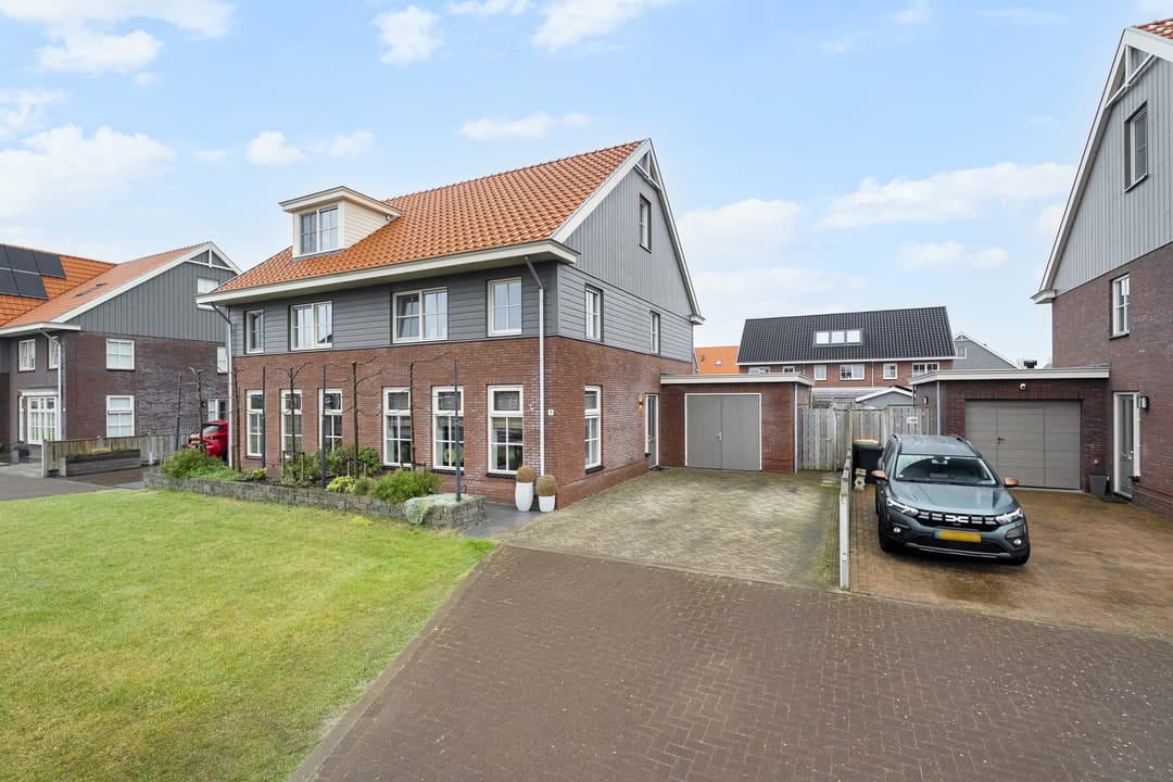 Foto 1 van Vossenstaart 9