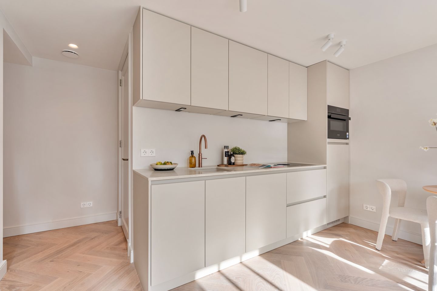 Photo 10 of Haarlemmerstraat 125-D