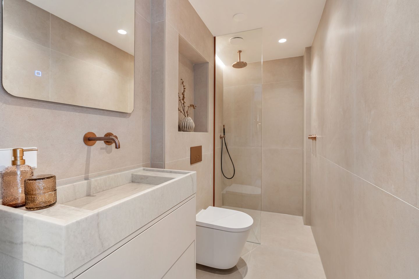 Photo 14 of Haarlemmerstraat 125-D