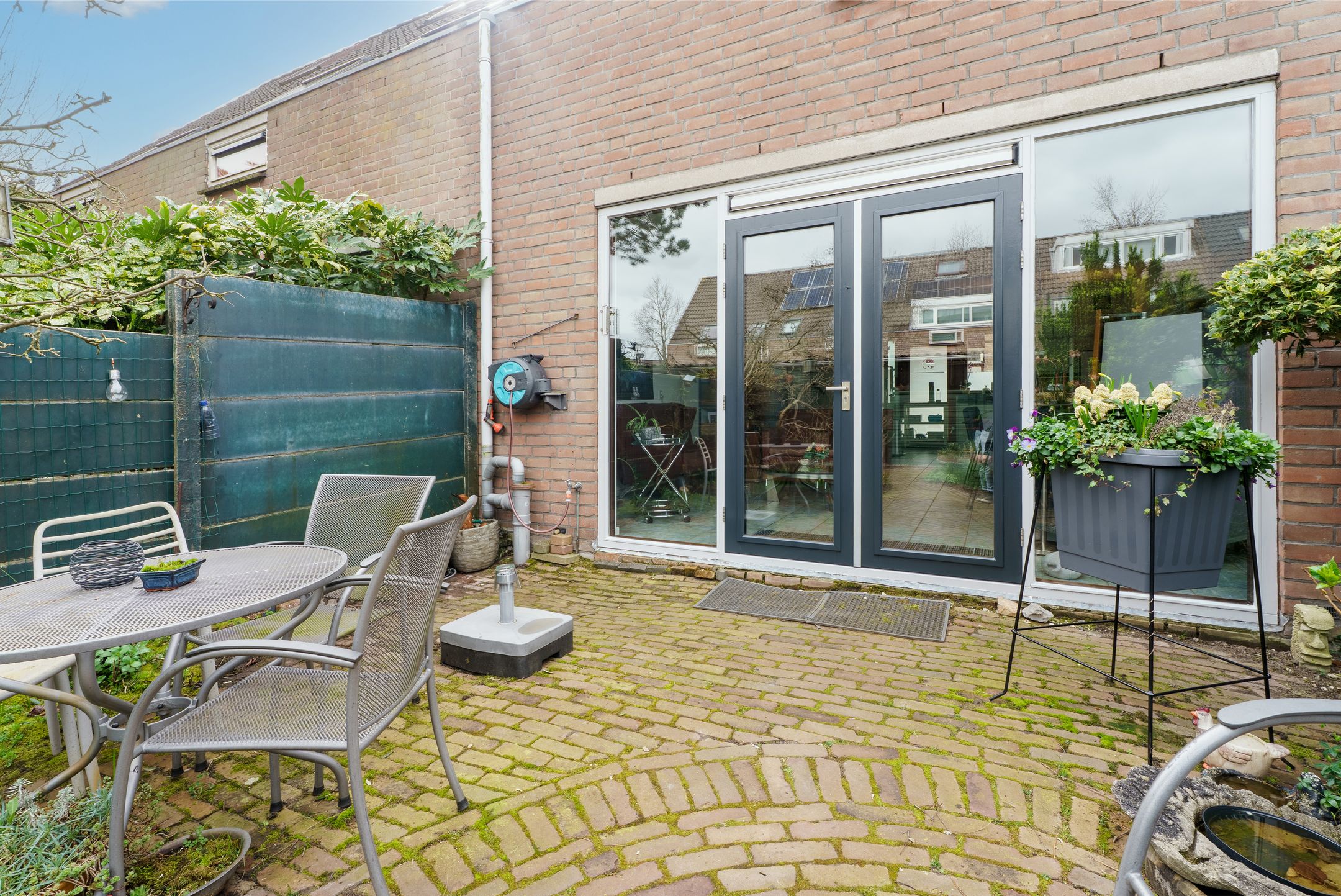 Spacious and Energy Efficient Terraced Home with Solar Panels in Spijkenisse — 14