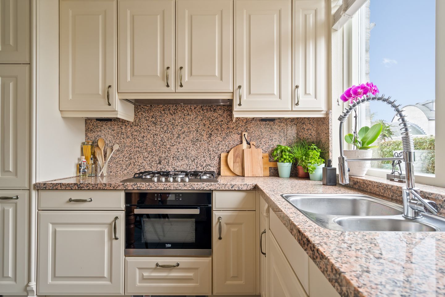 Photo 29 of Habib Bourguibastraat 107