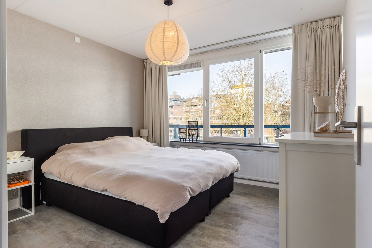 Modern 3-room apartment with 2 bedrooms, balcony and roof terrace — 18