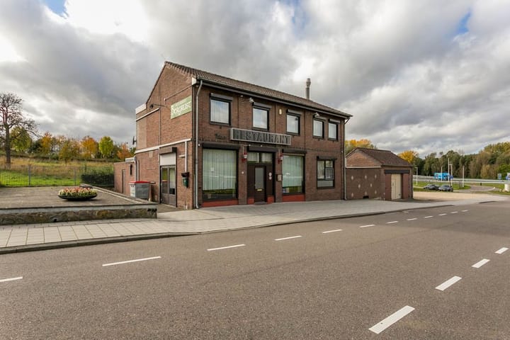 Schuureikenweg 115, Hoensbroek