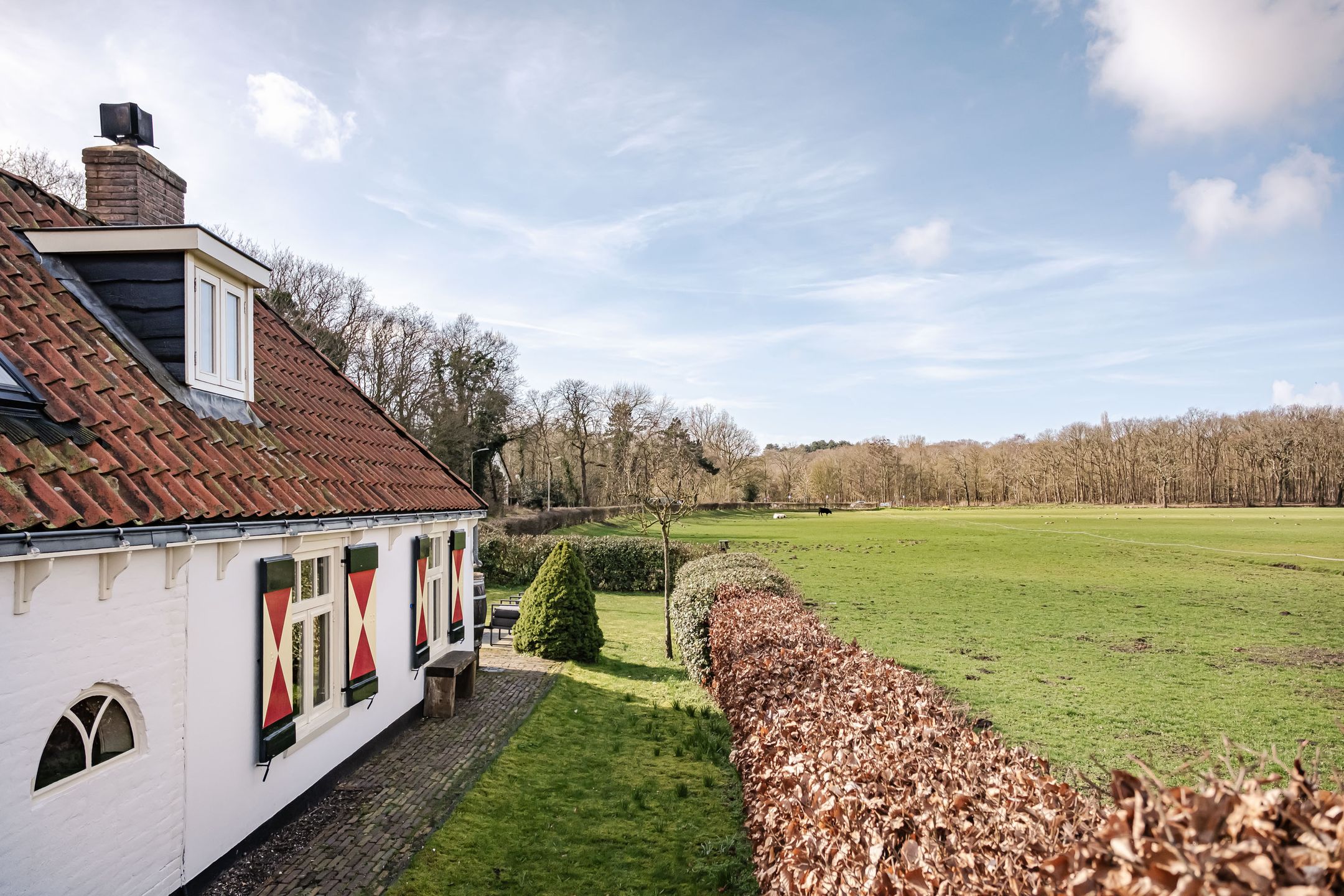 2-bedroom freehold villa in Santpoort-Zuid — photo 2 of 5