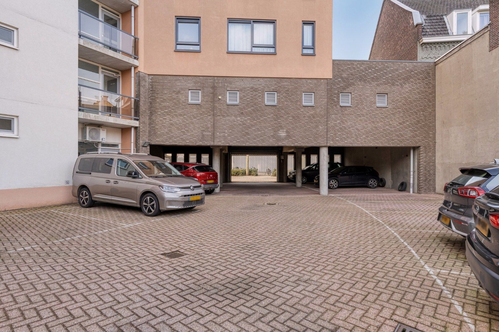 Spacious South-Facing Apartment in Heart of Tilburg Centre — 29