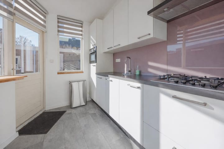 Photo 3 of Kanseliersstraat 21