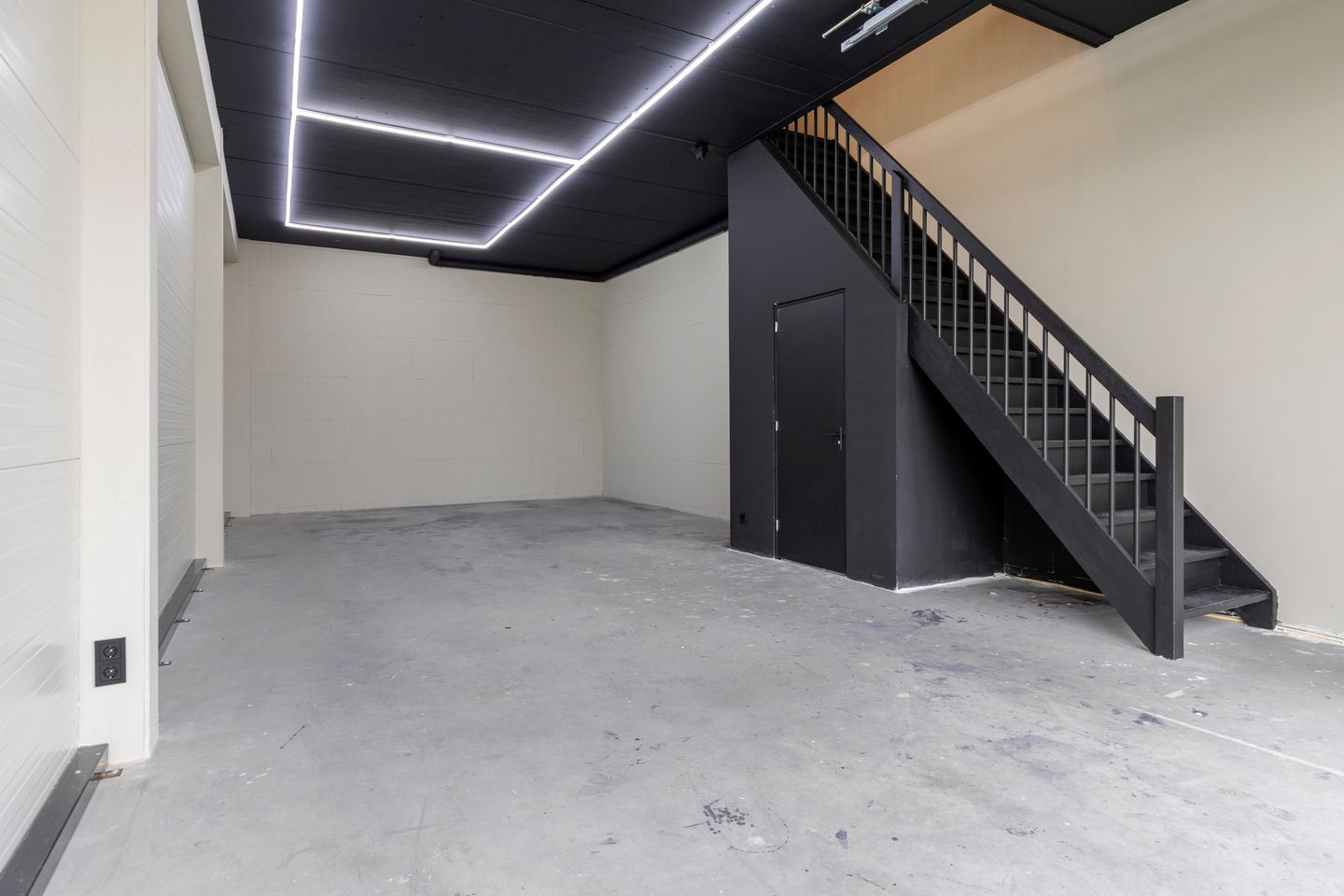 Bekijk foto 4 van Chemieweg 201