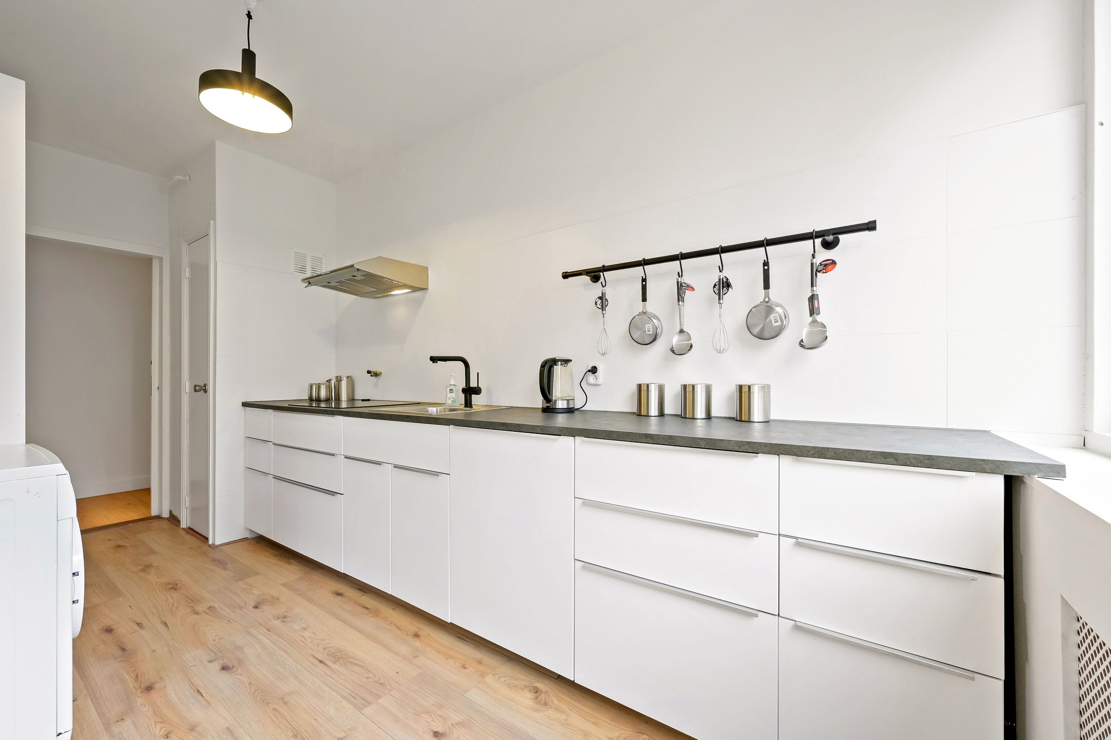 Spacious 3-room apartment in green Duinzigt with balcony and inventory — 18