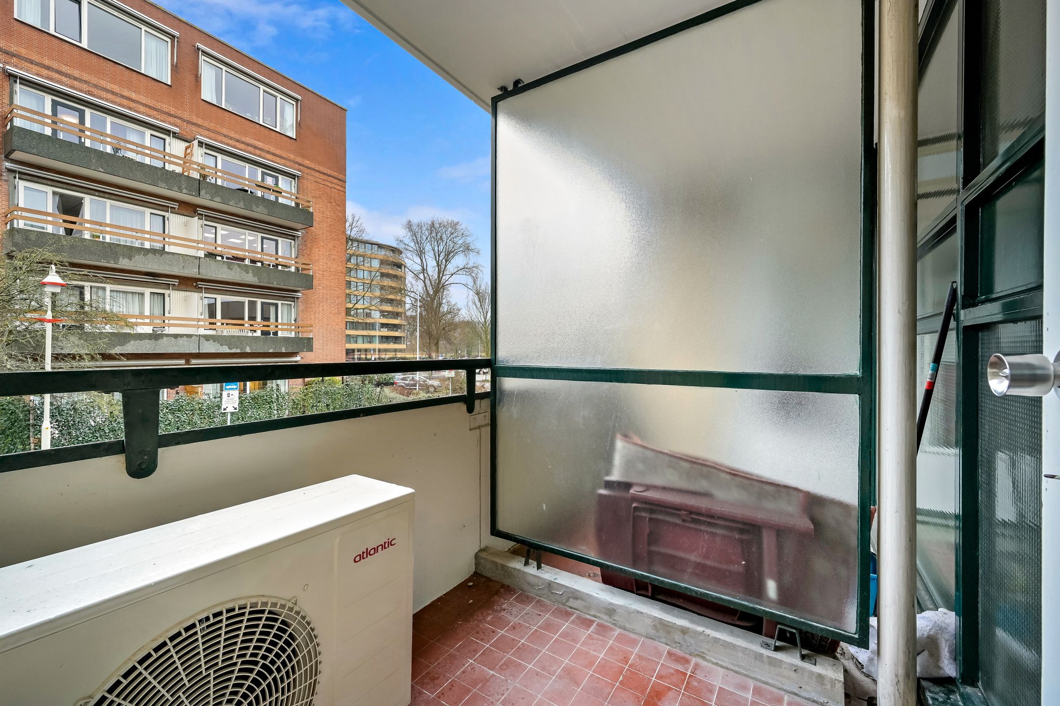 Spacious 3-room apartment in green Duinzigt with balcony and inventory — 21