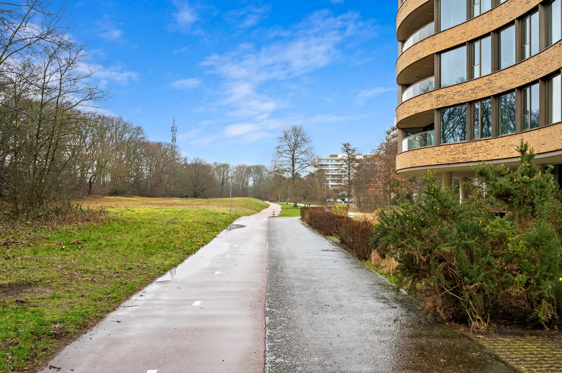 Spacious 3-room apartment in green Duinzigt with balcony and inventory — 42