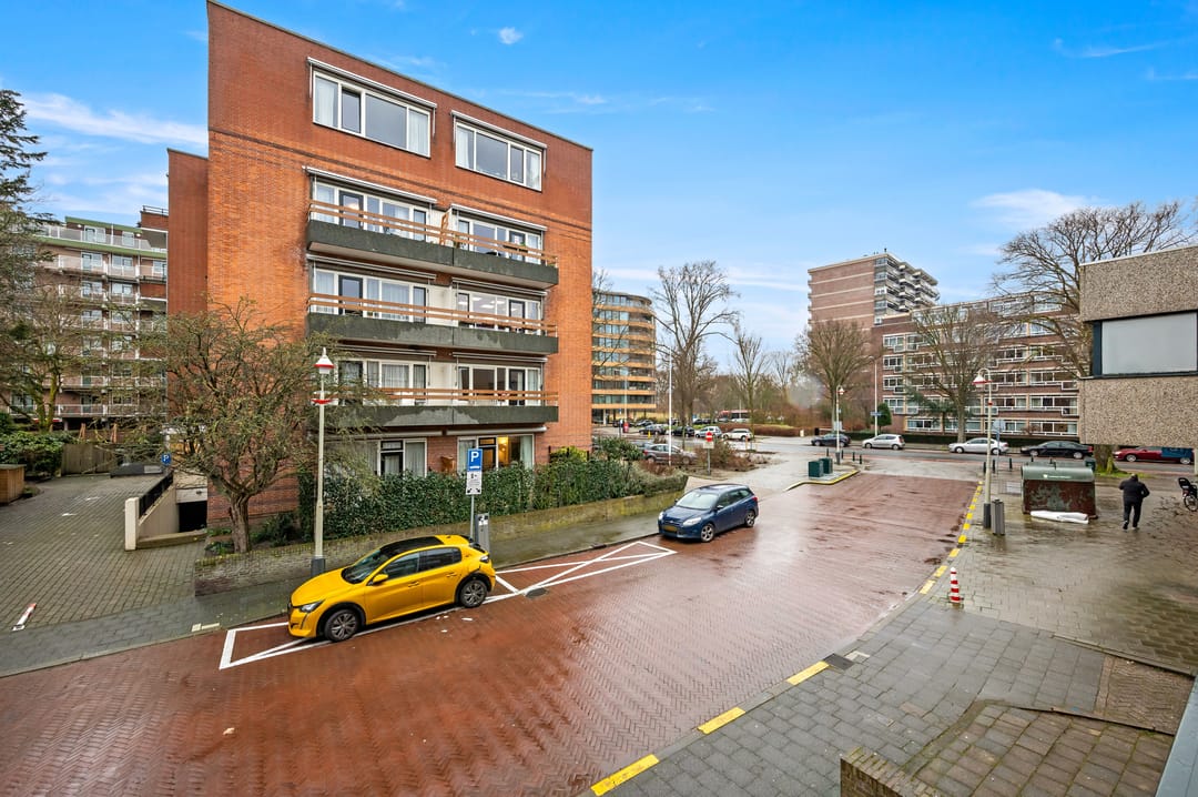 Spacious 3-room apartment in green Duinzigt with balcony and inventory — 23