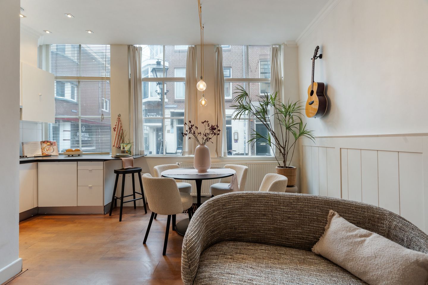 Photo 10 of Pauwstraat 21