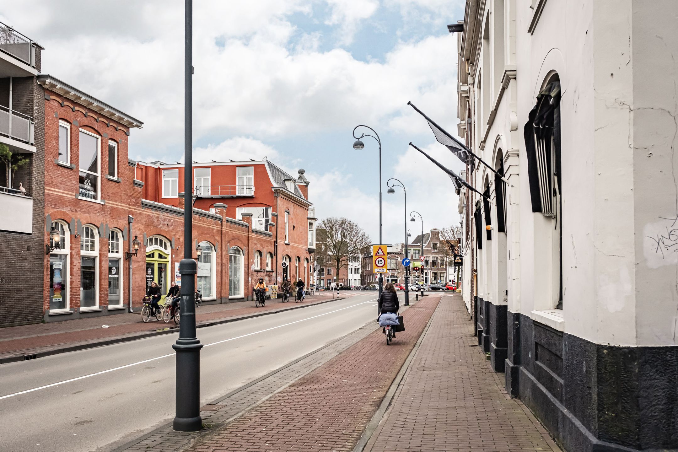 Photo 24 of Essenstraat 9-A