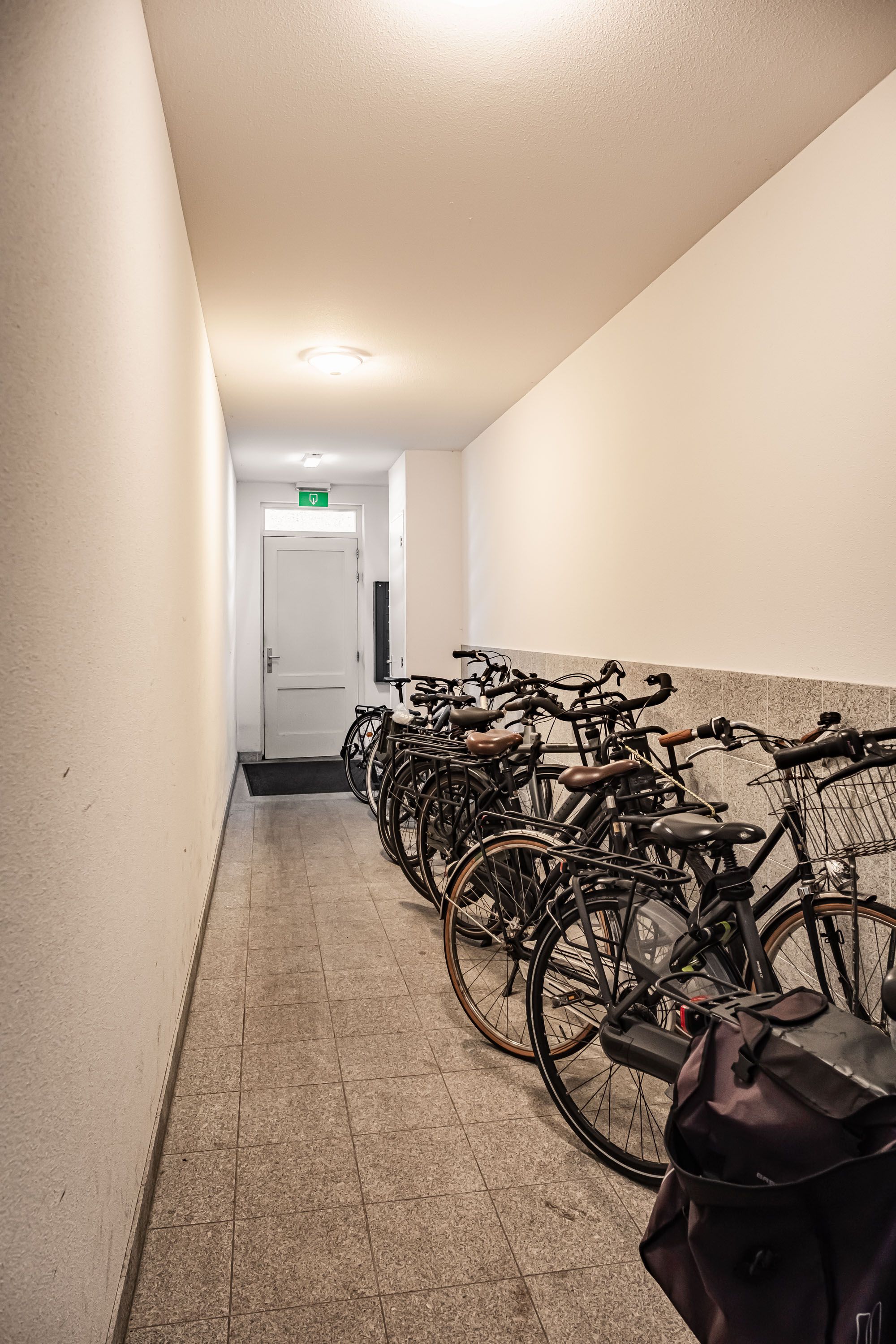 Photo 27 of Essenstraat 9-A