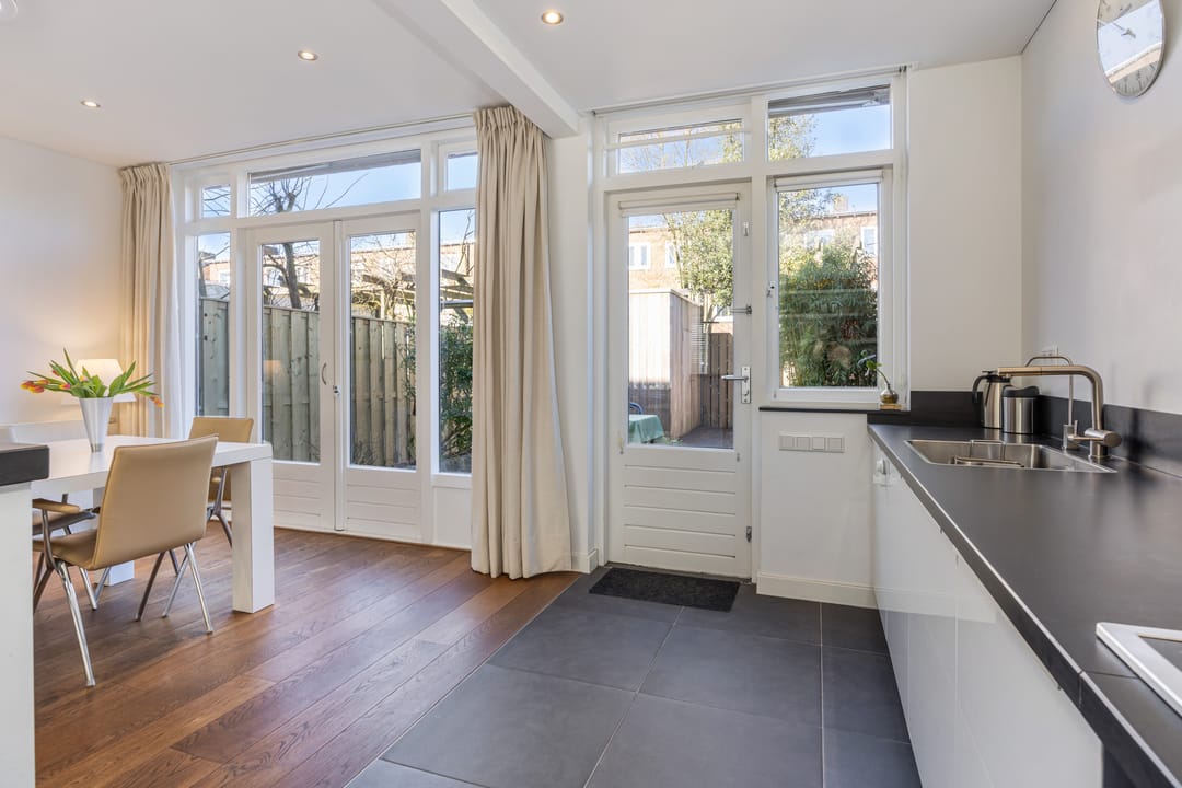 Photo 11 of van Musschenbroekstraat 11