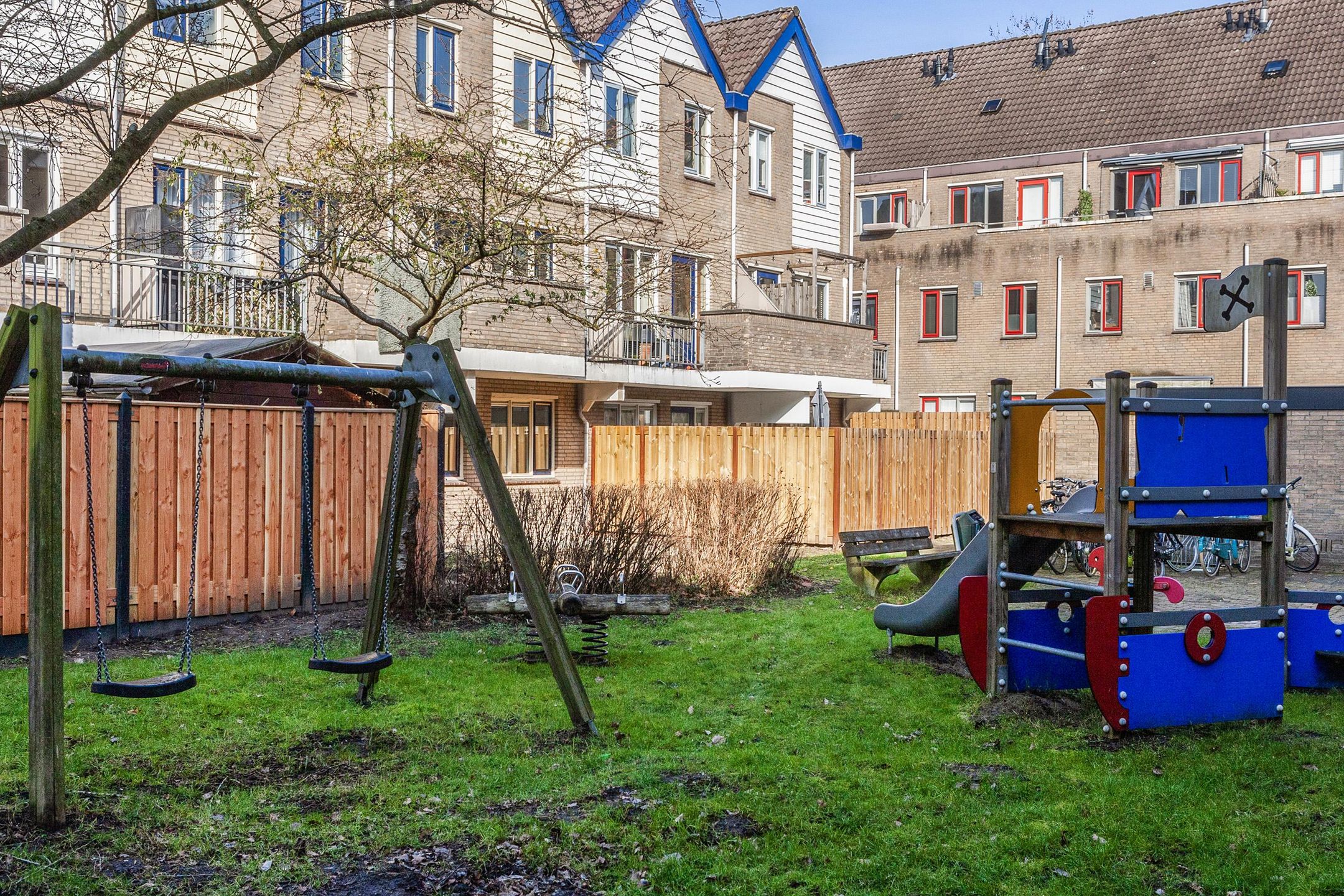 Ground floor apartment with three bedrooms and south facing garden — 32