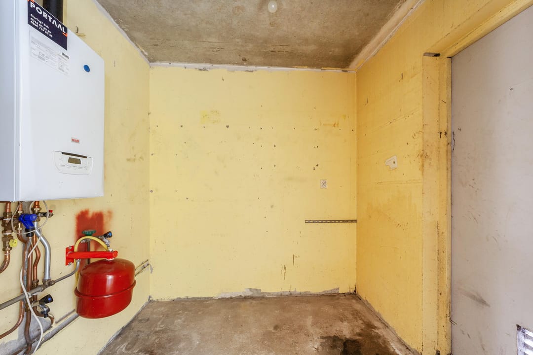 Ground floor apartment with three bedrooms and south facing garden — 24