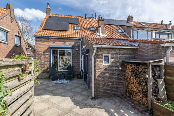 Photo 2 of Wilhelminastraat 7