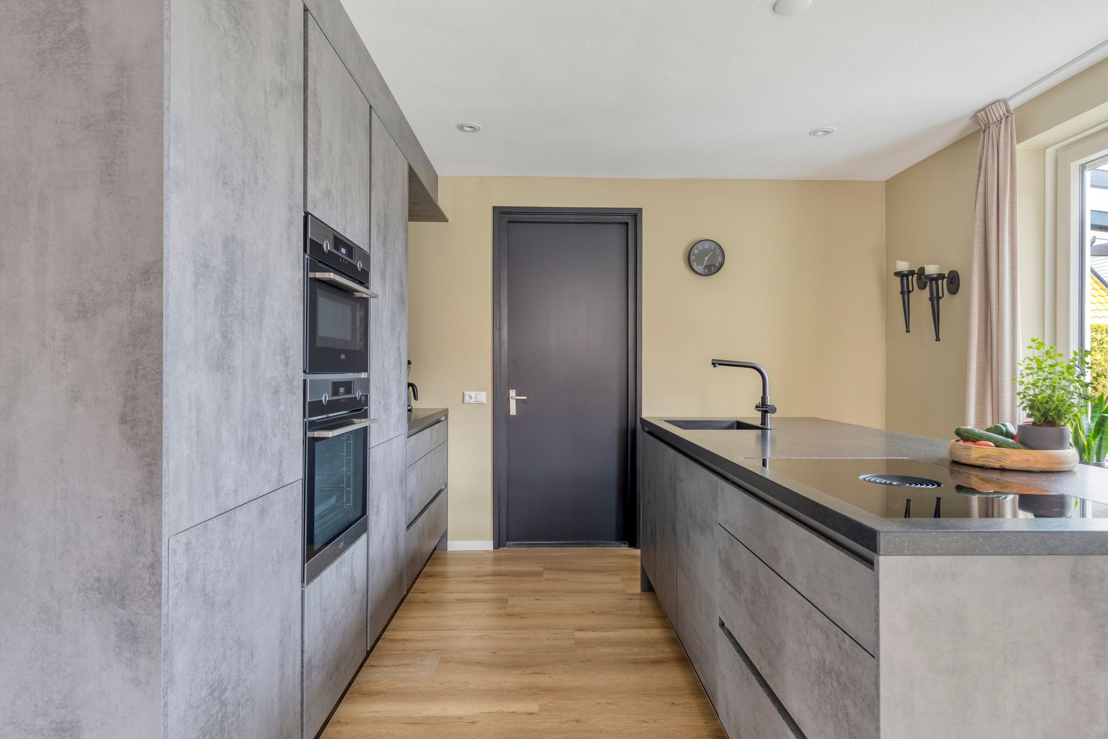 Foto 15 van Kanaalweg 7