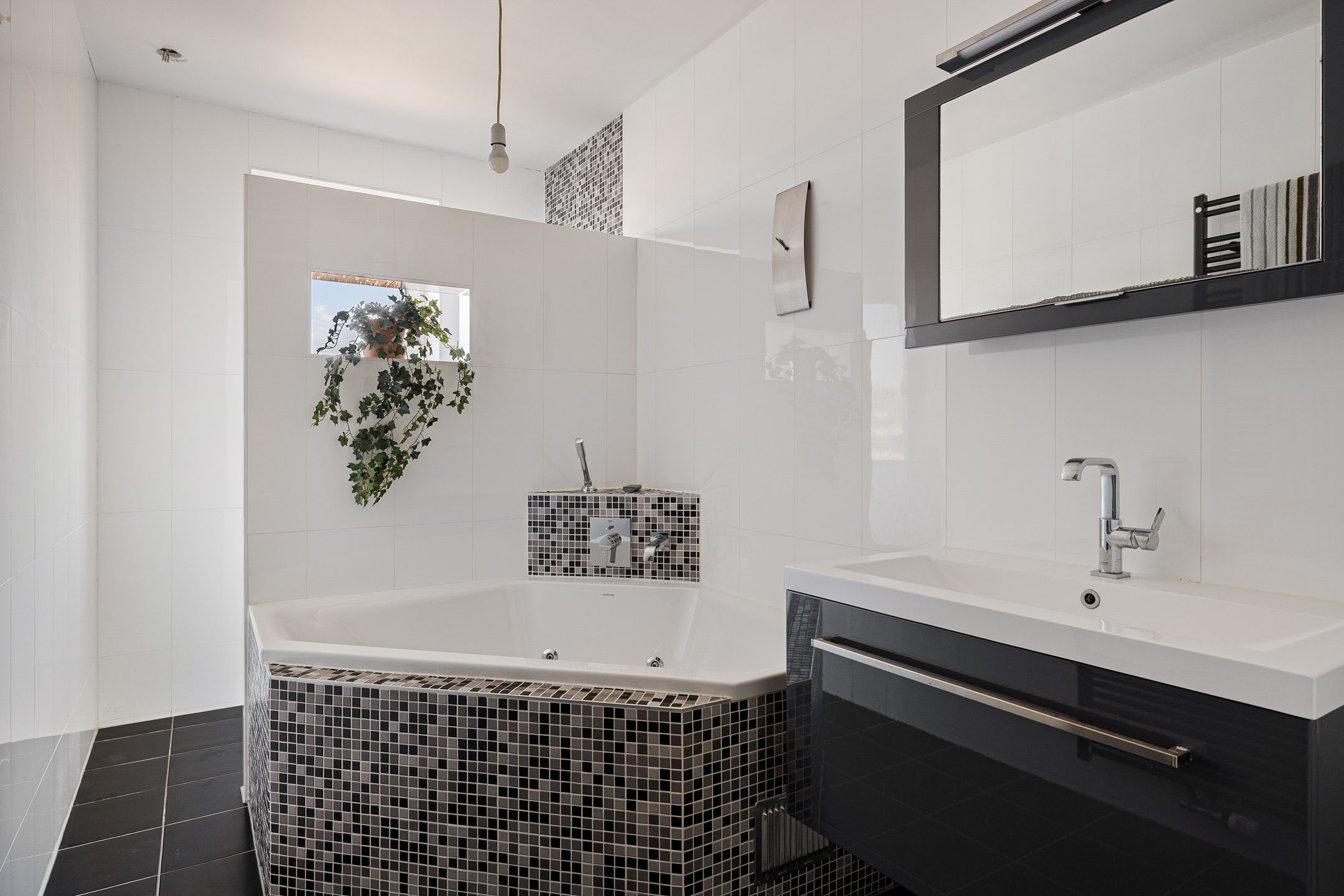 Foto 18 van Weegbreestraat 54-36