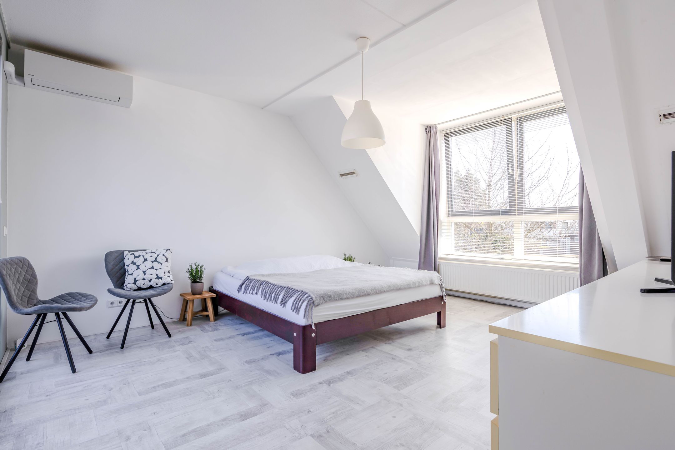 Foto 15 van Veehalstraat 16