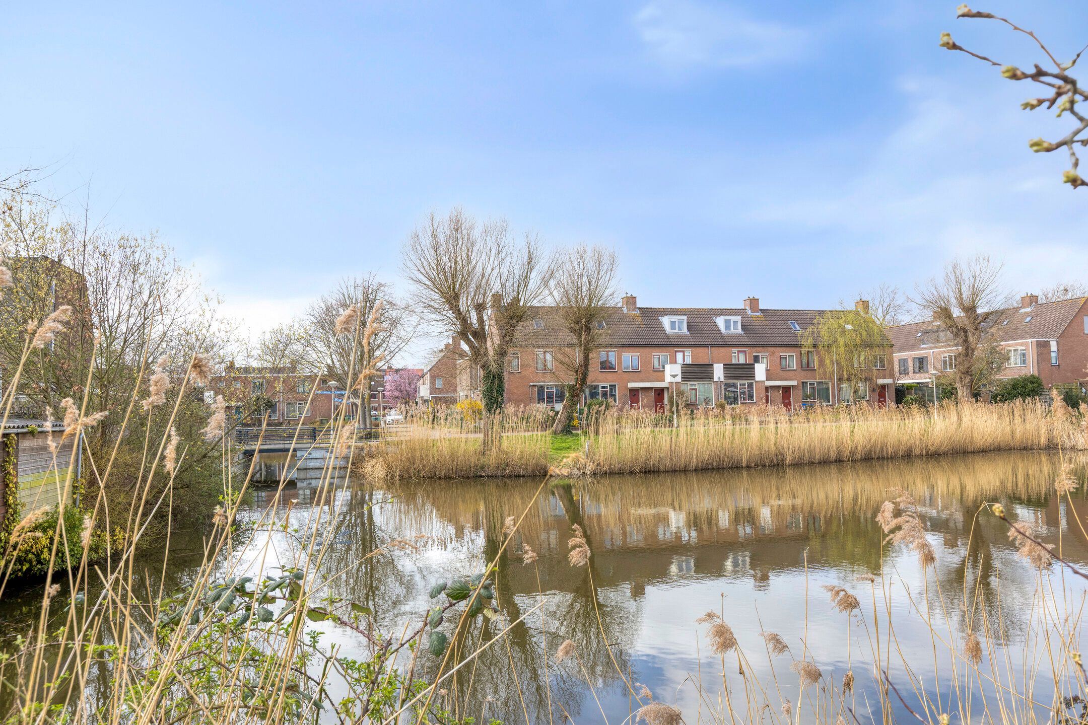 Spacious corner ground-floor apartment with sunny garden in Zoetermeer — 35