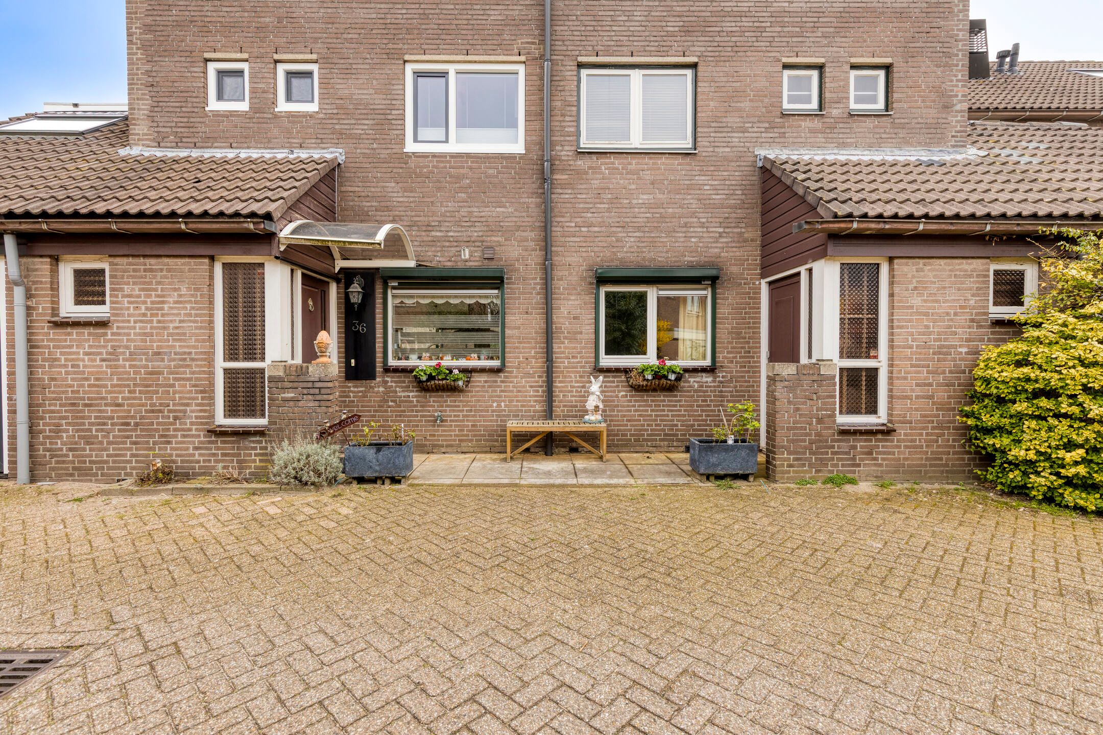 Spacious corner ground-floor apartment with sunny garden in Zoetermeer — 29