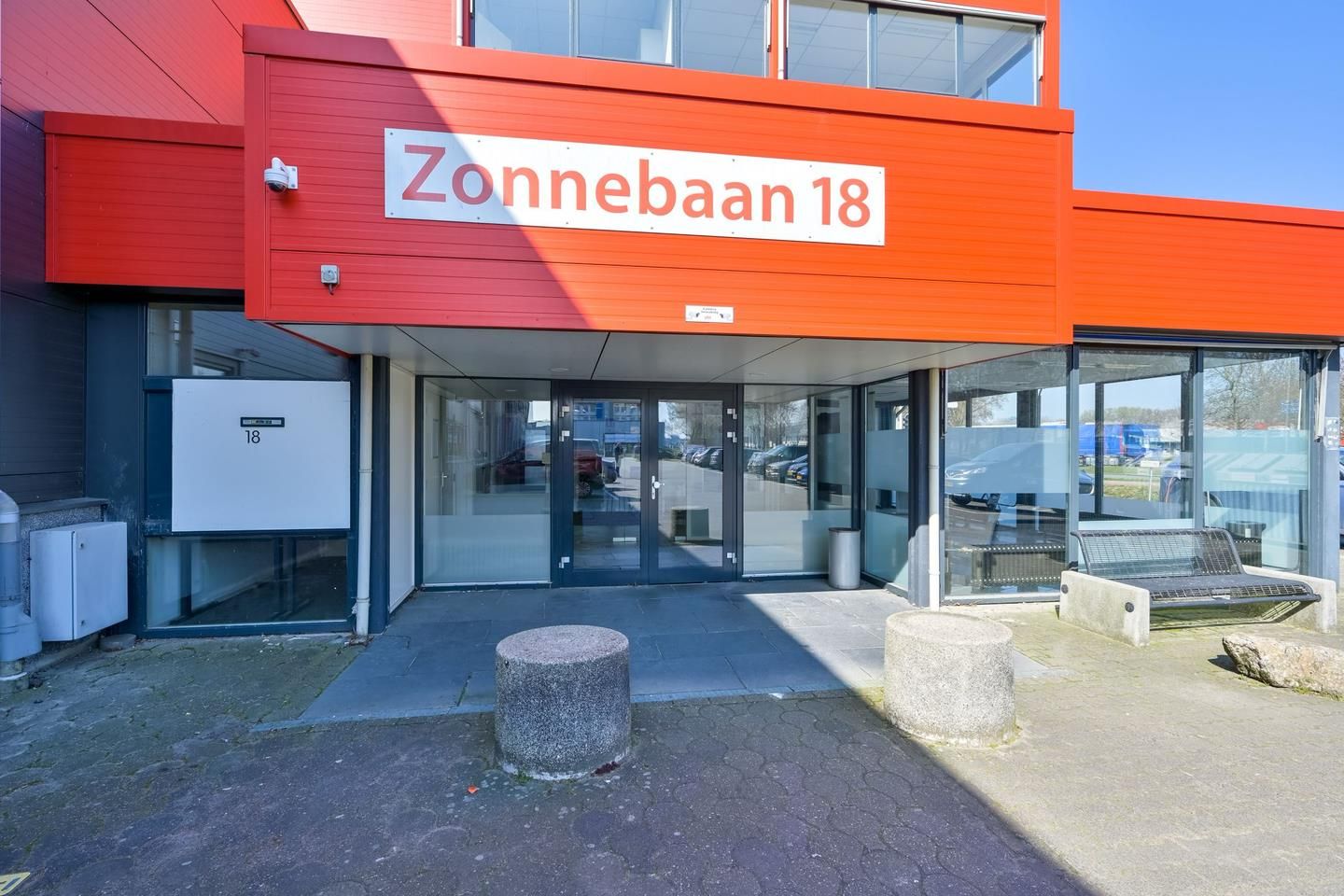 View photo 3 of Zonnebaan 18-20