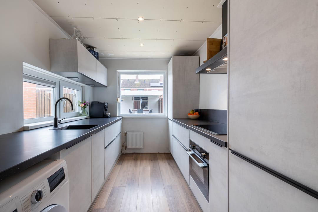 Photo 7 of Jan Tooropstraat 92