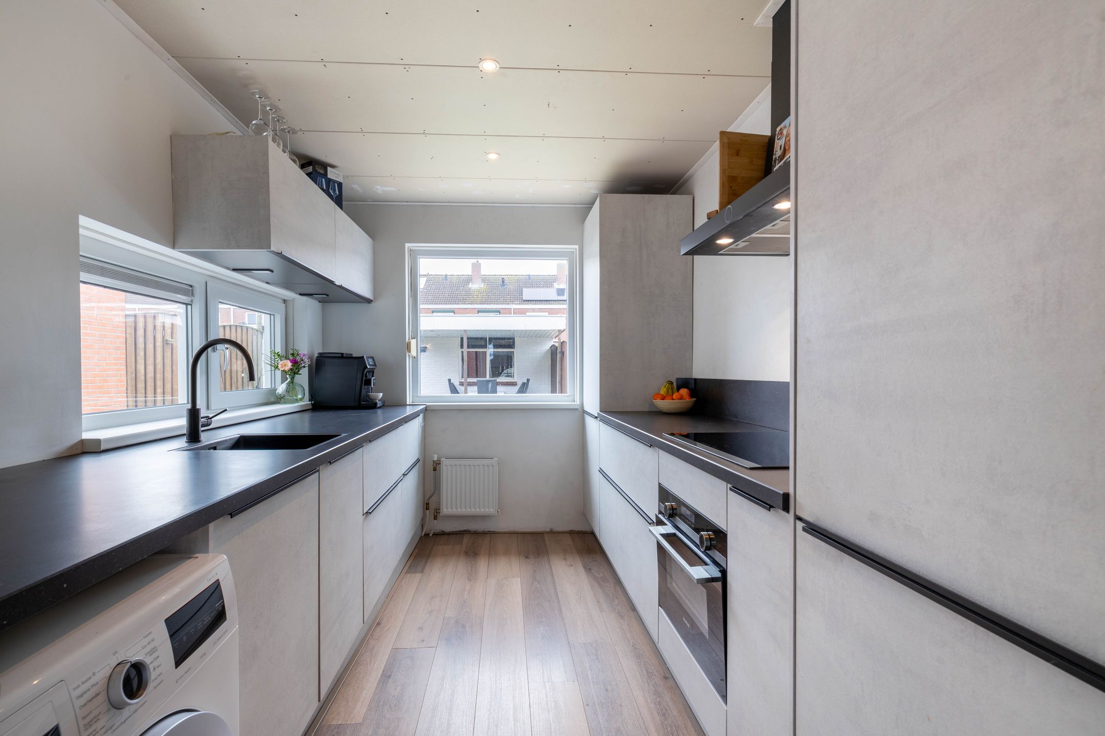 Photo 3 of Jan Tooropstraat 92