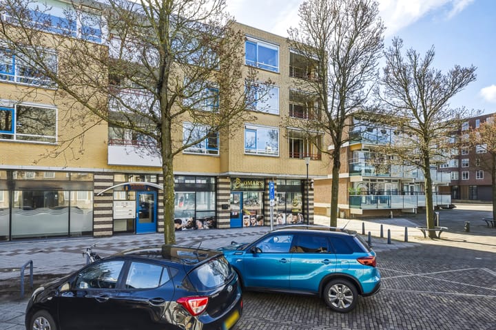 Photo 4 of Coosje Buskenstraat 156