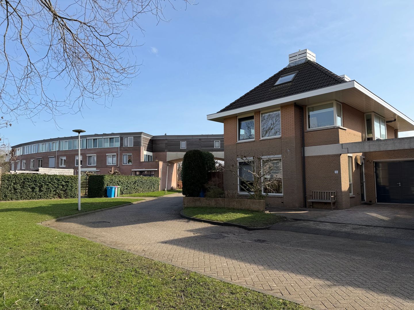 Photo 1 of Heiligenbloem 18