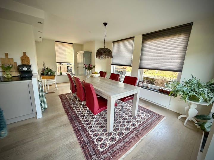 Photo 2 of Heiligenbloem 18