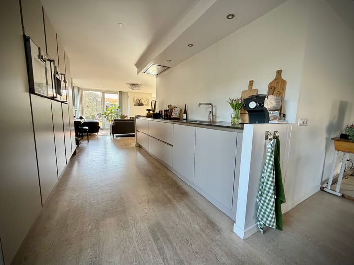 Photo 5 of Heiligenbloem 18