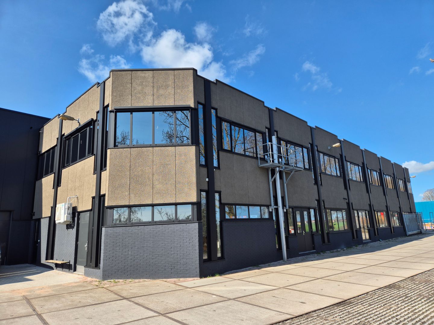 View photo 2 of Anodeweg 9