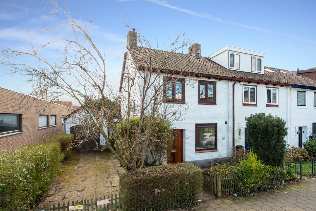 Photo 1 of Johan van Oldenbarneveltlaan 108