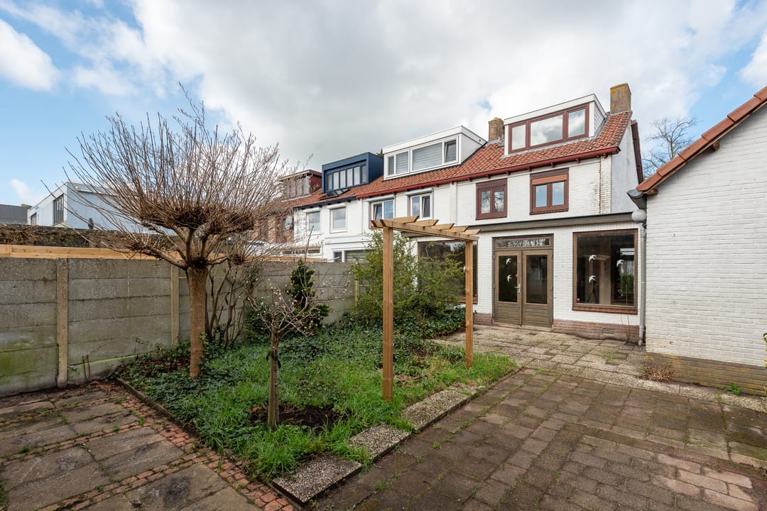 Photo 17 of Johan van Oldenbarneveltlaan 108