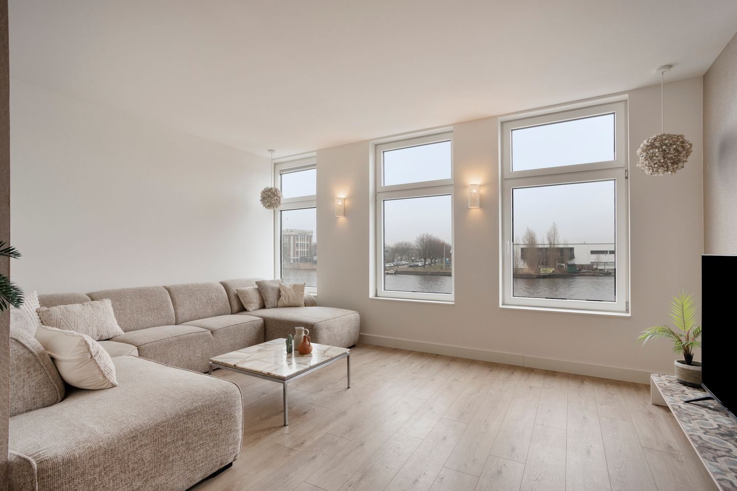 Photo 4 of Zaanweg 8-A