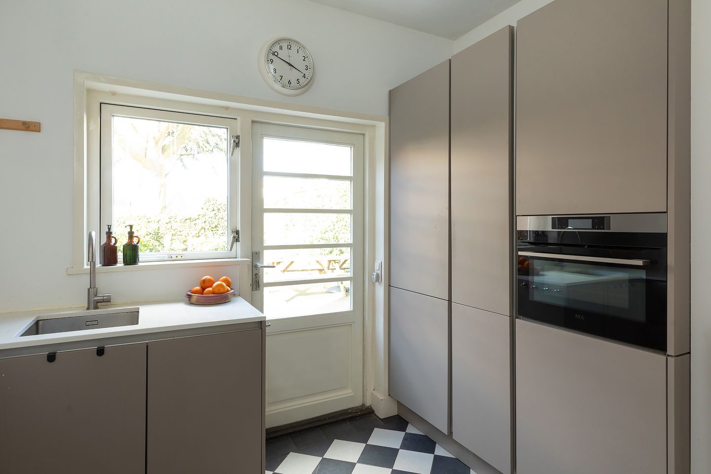 Foto 10 van Julianalaan 12