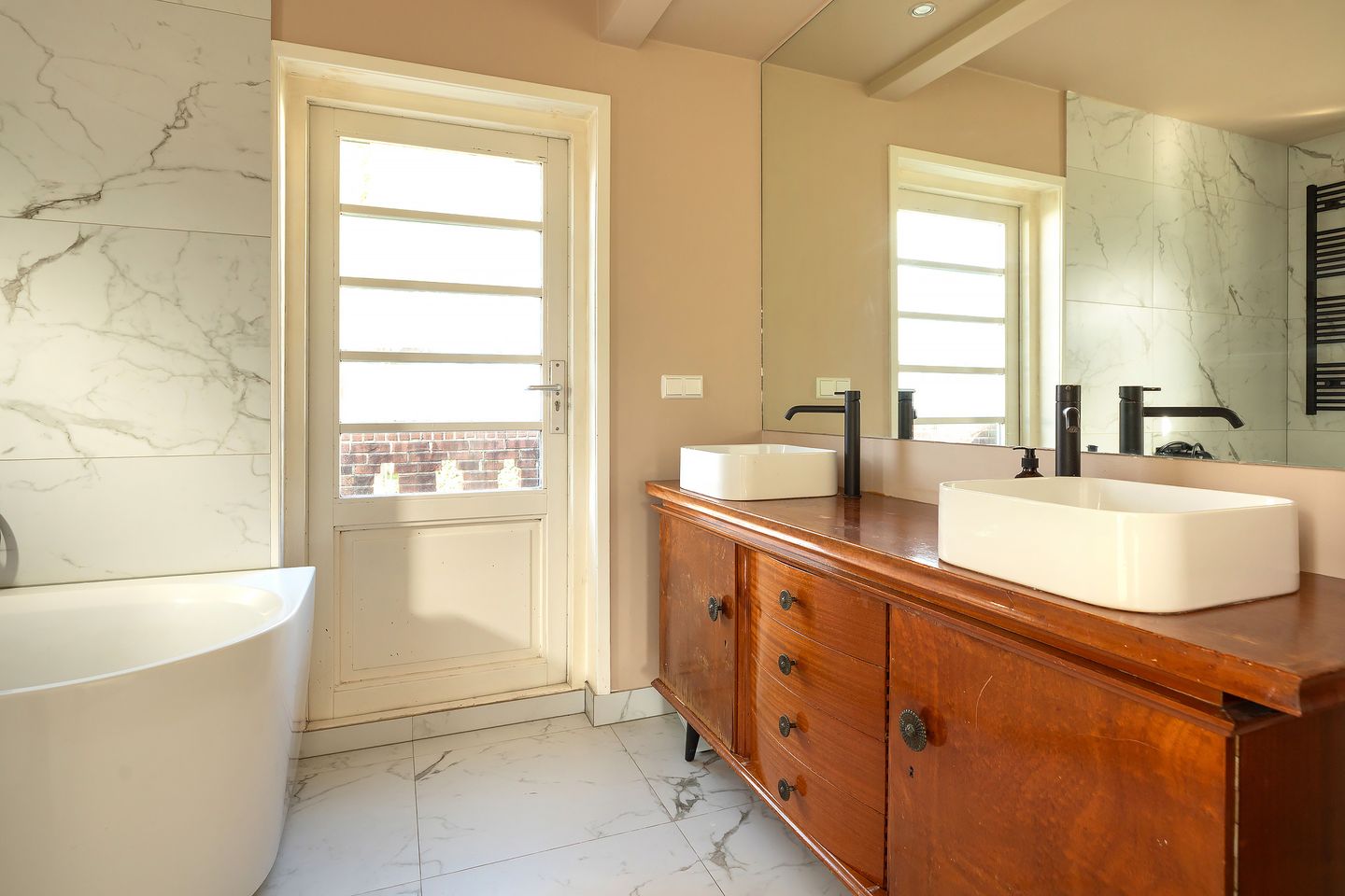 Foto 14 van Julianalaan 12