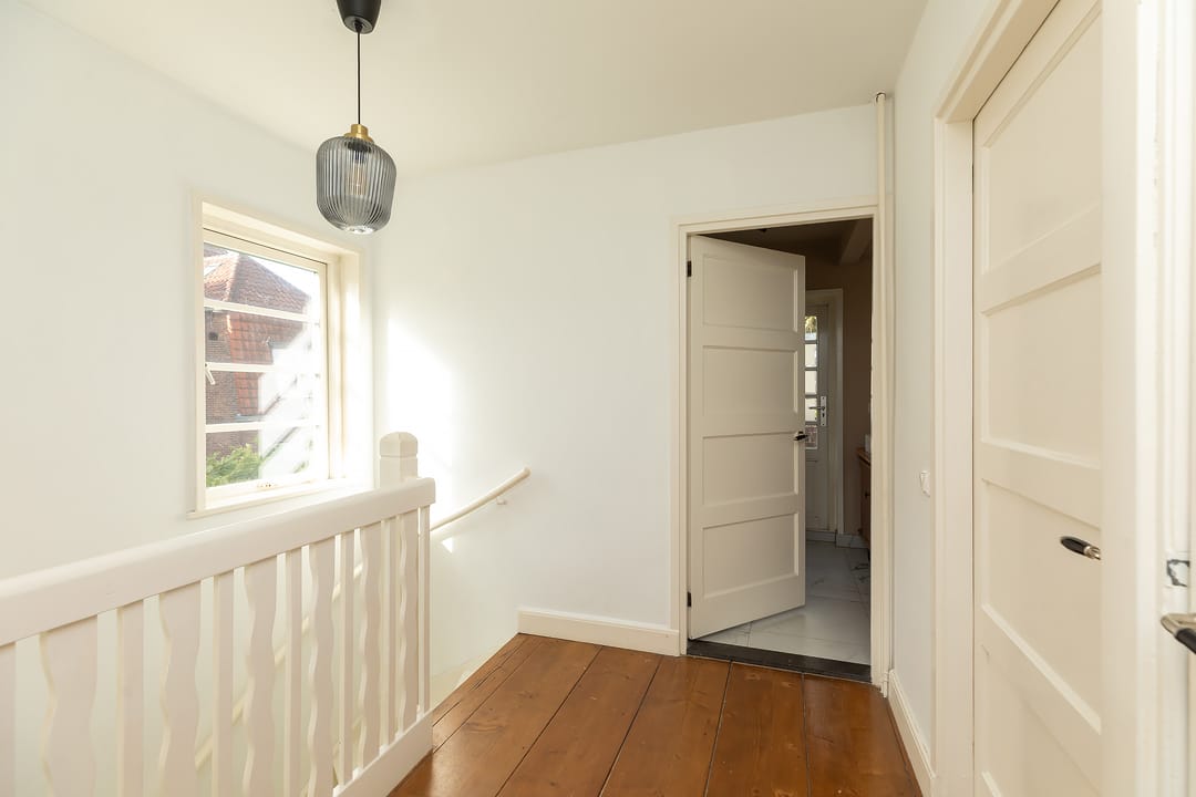 Foto 13 van Julianalaan 12