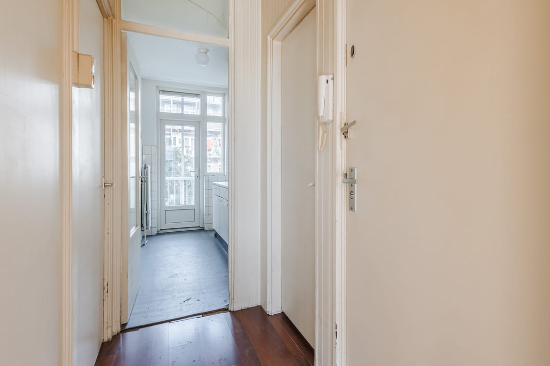 Photo 11 of Jasper Leijnsenstraat 6-1