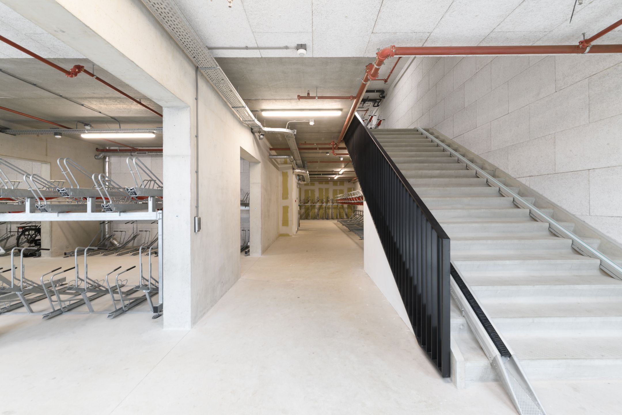 Foto 17 van SPOT Amsterdam | Scarlet