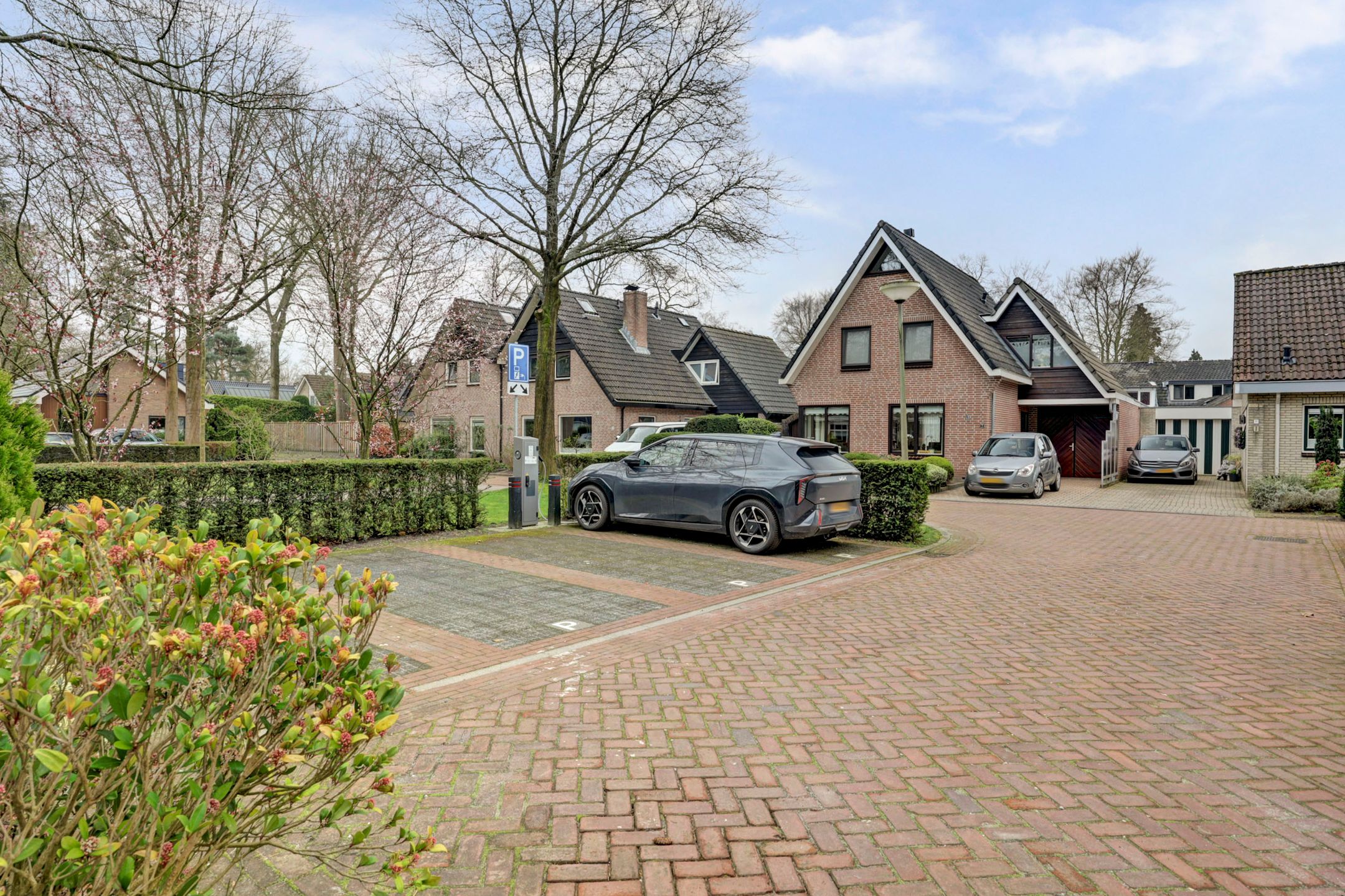 Spacious detached home with garage in quiet Nunspeet location — 24