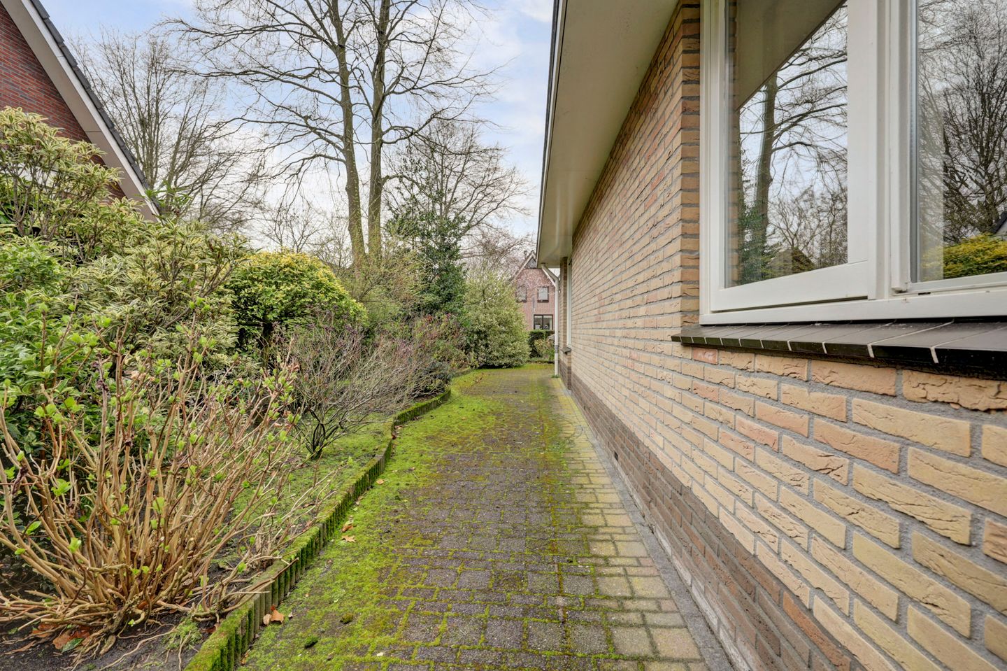 Spacious detached home with garage in quiet Nunspeet location — 25