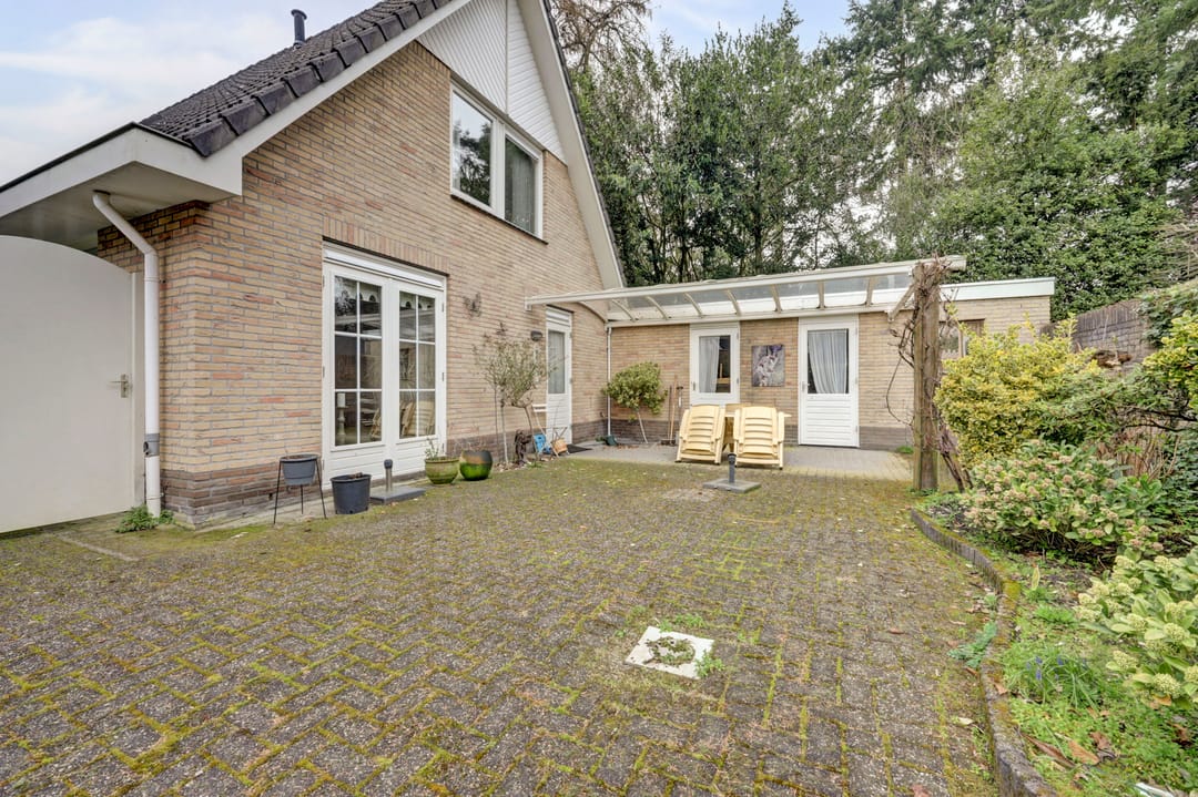 Spacious detached home with garage in quiet Nunspeet location — 26