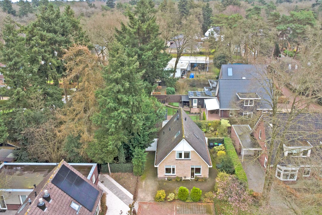 Spacious detached home with garage in quiet Nunspeet location — 31