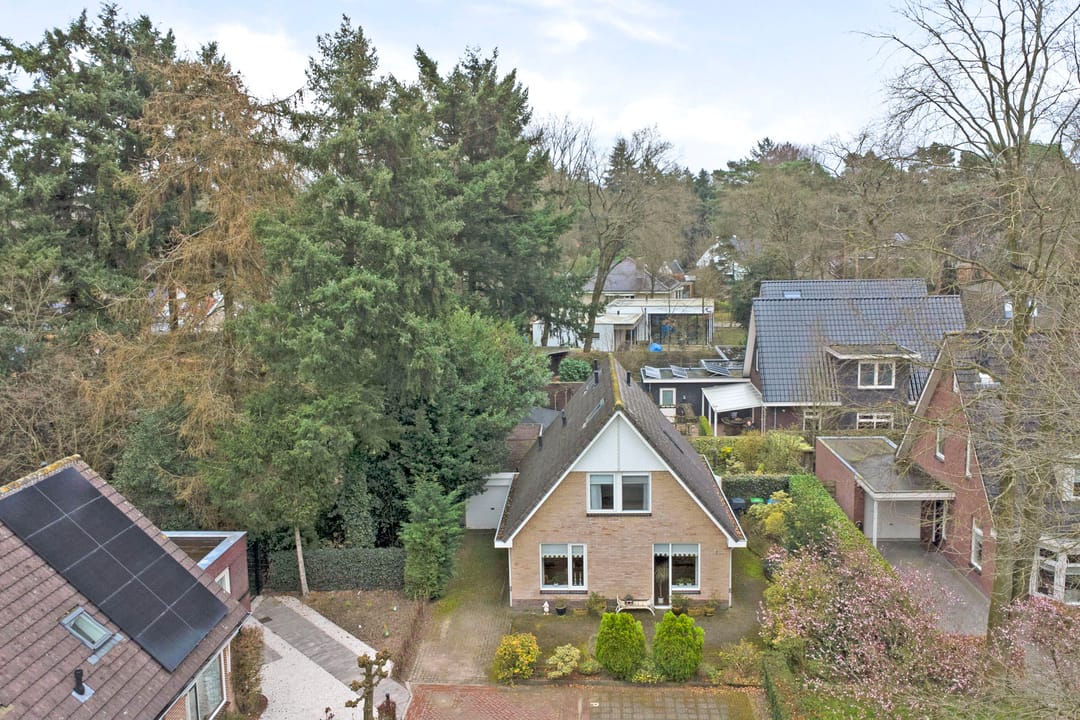 Spacious detached home with garage in quiet Nunspeet location — 32